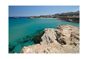 View from Mikri Amopi to the sandy beach of Amopi